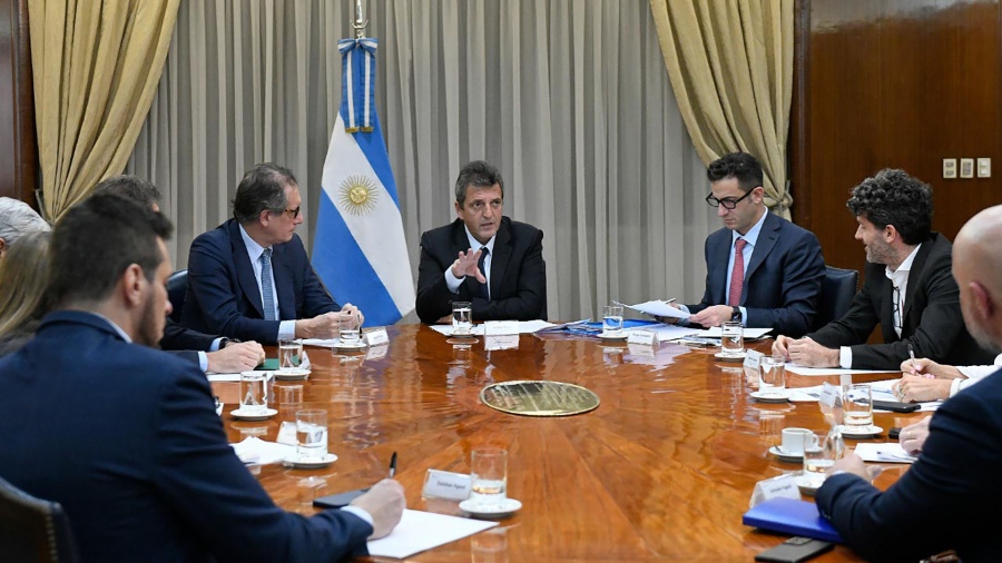 Massa, Pesce y Tombolini dialogaron con empresarios