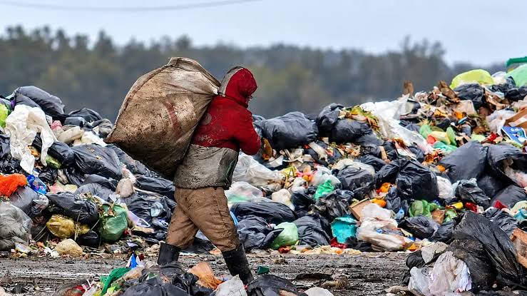 La pobreza alcanzó al 32,3% de la población argentina durante el primer semestre de 2026
